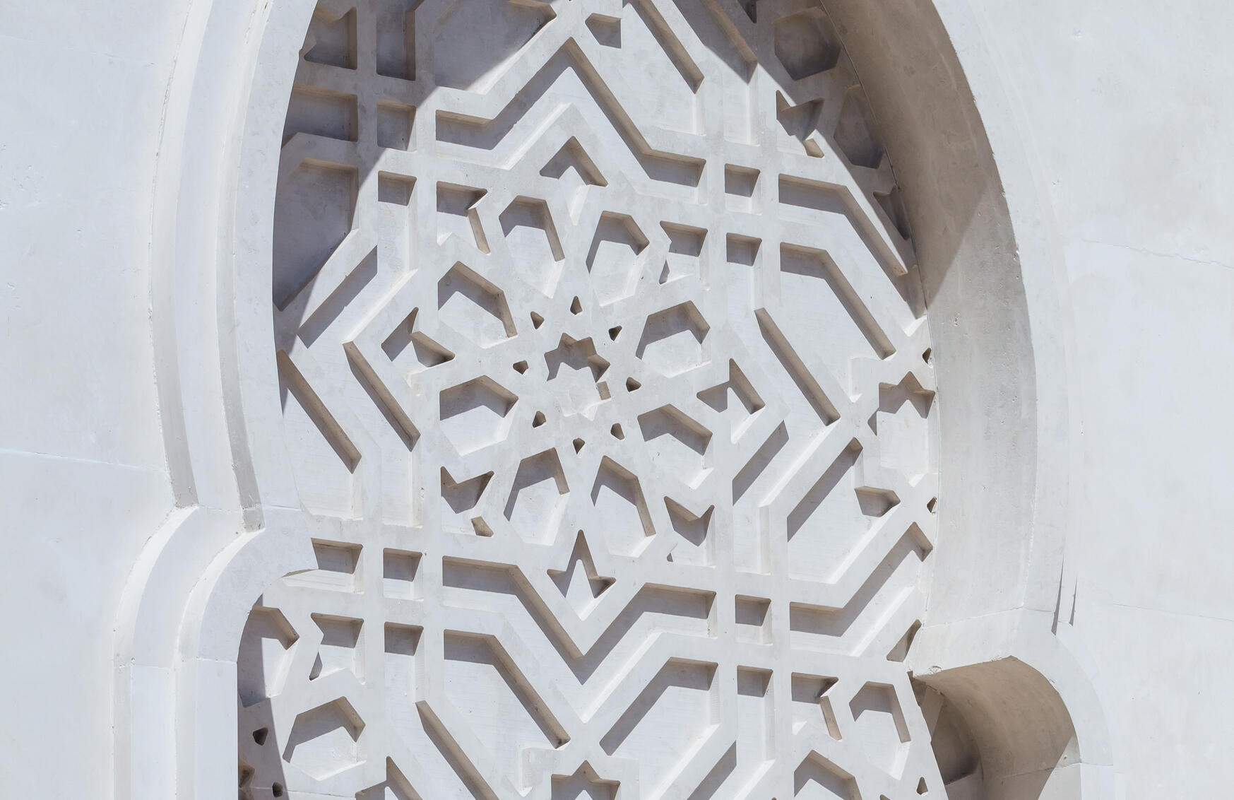 World Heart Hotel Lobby Middle East · 2025. 5,500 stone pieces. Zero site cuts. Every element pre-fabricated and installed with surgical precision — rare stone inlay at institutional scale.
